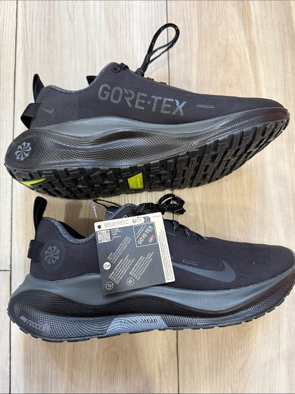 Nike Men's Black GORE-TEX Trail Sneakers